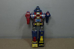 Vintage Transformers Vehicle Voltron Die Cast Action Figure