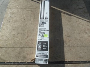 Sylvania T8 Light bulbs 48