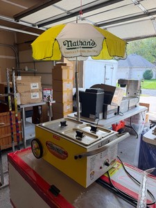 Like-New Working NATHANS Hot Dog Warming Vending Unit