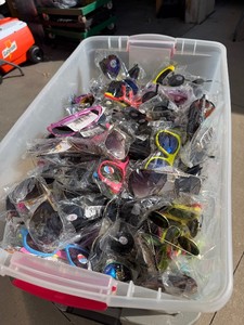 HUGE Lot of Brand New Assorted Sunglasses