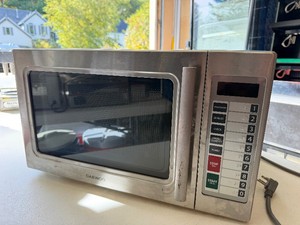 Lightly Used Working DAEWOO Commercial Microwave