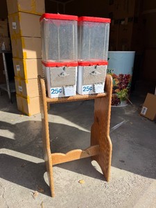 Working 25 Cent Double Gumball or Toy Vending Machine wKey