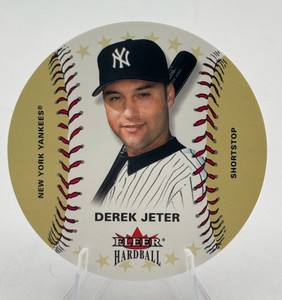 2003 Fleer Hardball Derek Jeter #2 Mini Round Baseball Card