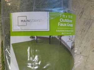 Mainstays 7ft x 10 ft  Outdoor Faux Grass