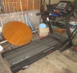 (HWG) Sole Fitness F63 Folding Treadmill