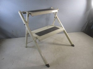 (BR2) Vintage Black & Decker Stowaway Step Stool
