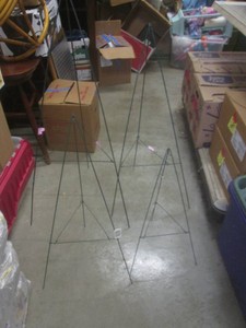 (C-2) 4pc Wire Easel Set 41 36 30 and 24