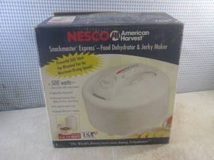 (D-2) Nesco Snackmaster Express Food Dehydrator & Jerky Maker