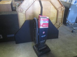 (BR2) Hoover Upright Vacuum Cleaner with Extra Bags - Works