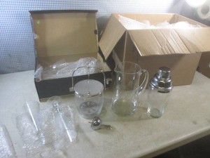 (EW6) Vintage Etched Glass Crystal Bar Set with Several Glasses