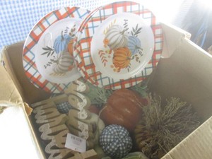 (EW6) Box Full of Assorted New Fall Decor