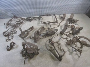(CSB) Assortment of Traps