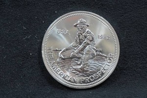 1982 Engelhard American Prospector 1 Ounce Silver Coin