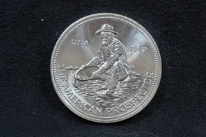 1982 Engelhard American Prospector 1 Ounce Silver Coin