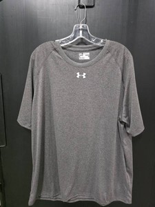 Under Armour HeatGear Gray T-Shirt - Size 2XL