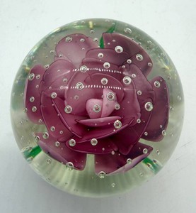 Gorgeous Designs Art Glass Rose Paperweight