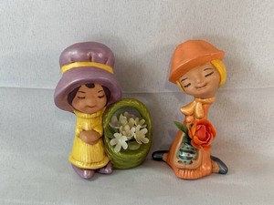 Flower Children Big Bonnet Girl Ceramic Hobbyist Hand-Painted Figurines (Lot of 2)