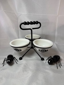Signature Housewares Bar & Grill Rotating Condiment Bowl Set & Ant Salt and Pepper Mixed Lot