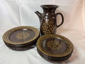 Franciscan Jamoca Dark Brown & Gold Glazed Earthenware 8 Dinner Plates and Pitcher (Lot of 9)