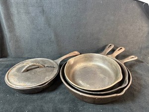 Vintage Benjamin & Medwin and Wagner Ware Cast Iron Skillets (Lot of 4)