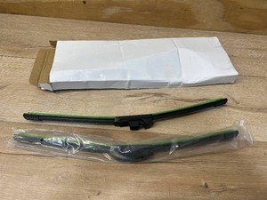 $20 ZIXMMO OEM Quality 18in  18in Premium All-Season Windshield Wiper Blades