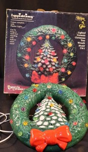Vintage 1982 Inspirations Trim N Glo Lighted Ceramic Wreath TW-1