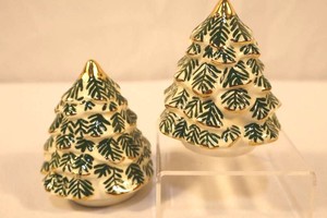 Vintage 1970s Ceramic Christmas Tree Salt & Pepper Shakers