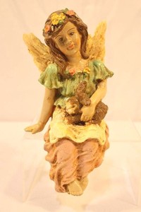 Vintage 7-Inch Resin Shelf-Sitting Angel Figurine