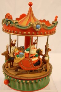 Vintage 1979 Hallmark Musical Santa Carousel - 6 H