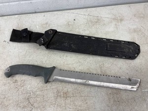 Camillus Knife with Sheath