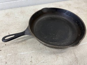 11 12 Cast Iron Pan