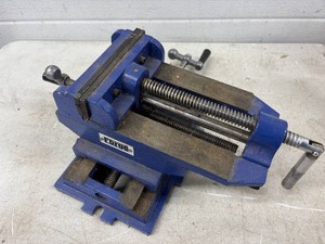 Central Forge Vise