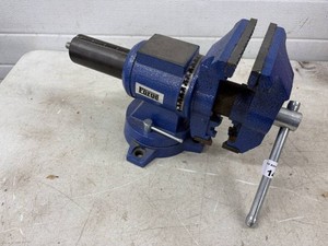 Central Forge Vise