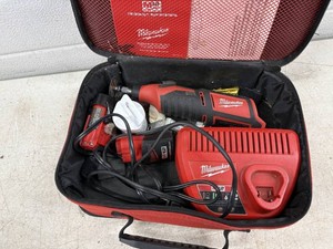 Milwaukee Detail Drill with case