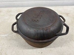 Cant Iron Pot with lid Lodge