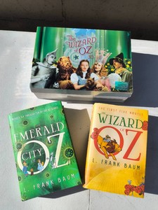 Wizard of Oz-Collectors Edition Box Set and 2 Hardcover Books