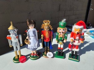 Nutcrackers-Lot of 5-Includes Wizard of Oz