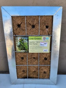 Live Green Vertical Wall Planter