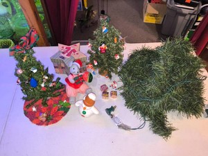 Mini Christmas Trees with Mini Ornaments, Wreath Garland, Ornaments, Holiday Star Shaped Box