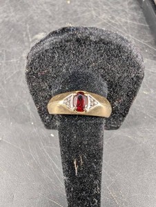 10k Gold Ring With Red Oval Gemstone Size 10