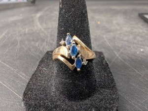 10K Blue Topaz Ring - 2.67g