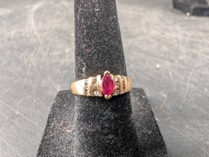 14K Gold Ring With Red and Clear Stones