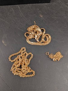 14K Gold Scrap Broken Jewelry Group