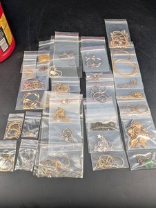 Costume Jewelry Mixed Lot - Necklaces, Bracelets, Pendants & Brooches