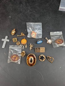 Mixed Collectible Pins, Brooches & Jewelry Assortment