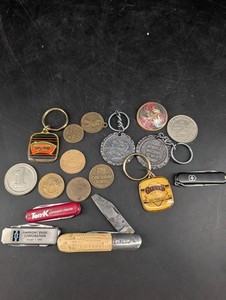 Mixed Lot of Tokens, Keychains & Pocketknives - 18pc