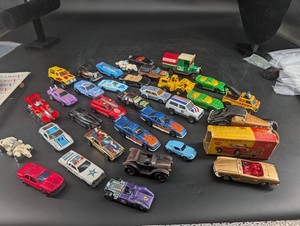 Vintage Die-Cast Vehicle Collection With Dinky Toys Model 114