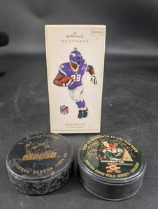 Vintage Minnesota Wild, Moose & Adrian Peterson Sports Collectibles Mixed Lot