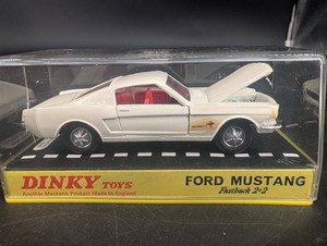 Vintage Dinky Toys Ford Mustang Fastback 22