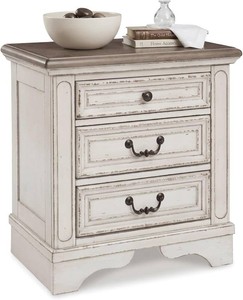 Signature Design by Ashley 3 Drawer Nightstand with Charging Station